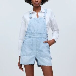 NWT! Madewell Denim Oversized Carpenter Shortalls in Chapin Wash: Raw-Hem| sz M